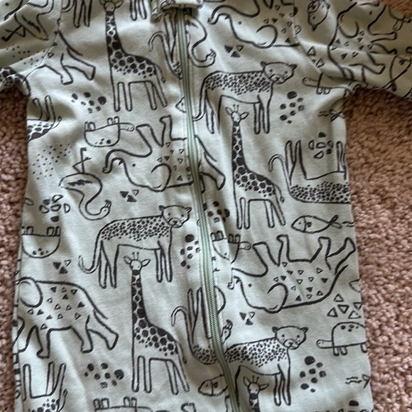 Focus kids 9 mo zoo animal print footed pajama - Picture 2 of 3